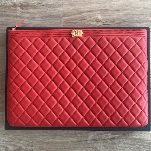 Chanel Le Boy large O Case in lambskin - Picture 12 of 13